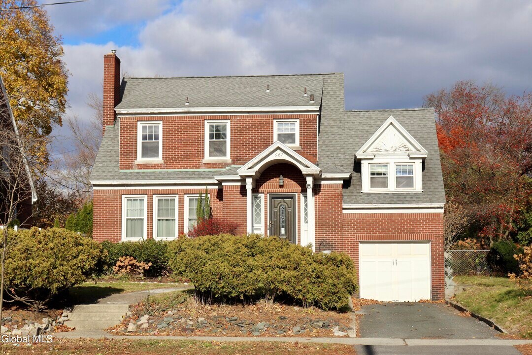 647 New Scotland Ave in Albany, NY - Building Photo