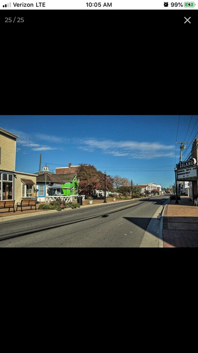 4092 Main St, Unit B in Chincoteague, VA - Building Photo