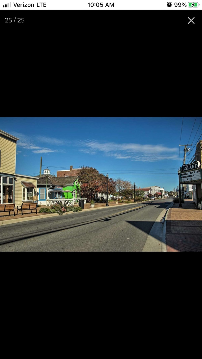 4092 Main St, Unit B