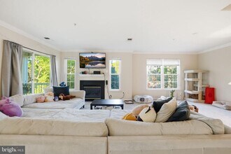 12796 Fair Briar Ln in Fairfax, VA - Building Photo - Building Photo