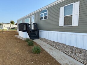 128 Ponderosa Way in Sanger, TX - Building Photo - Building Photo