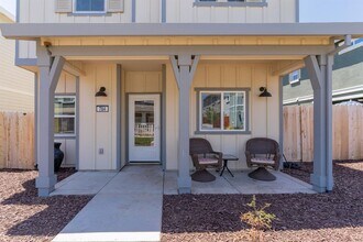 784 Richie Way in Winters, CA - Building Photo - Building Photo