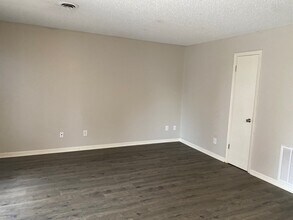 40 Sta Les Cv, Unit 3 in Jackson, TN - Building Photo - Building Photo