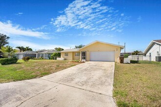 915 SE 20th St in Cape Coral, FL - Building Photo - Building Photo