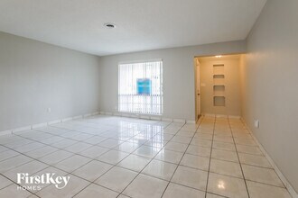 6501 NW 22nd St in Sunrise, FL - Building Photo - Building Photo