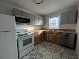 211 E 4th St in Dell Rapids, SD - Building Photo