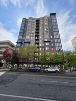 2721 1st Ave in Seattle, WA - Building Photo