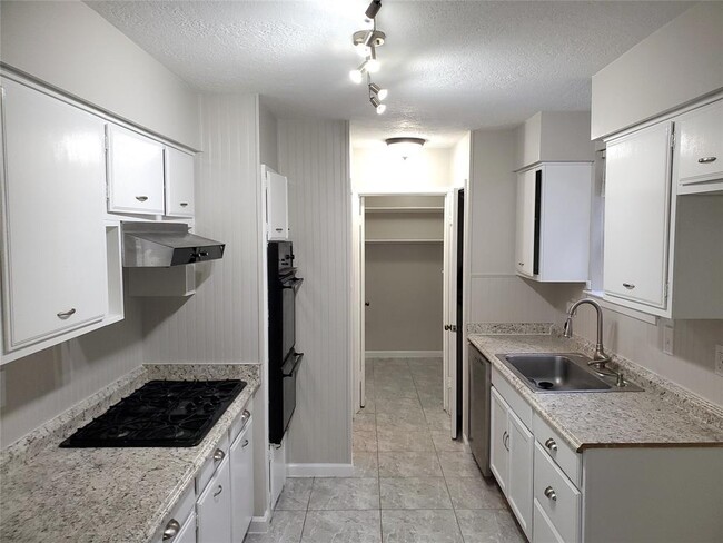 1007 Reseda Dr