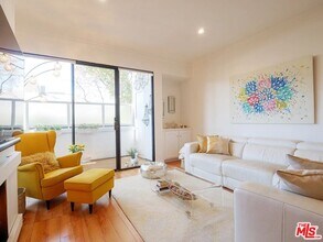 2276 S Beverly Glen Blvd in Los Angeles, CA - Building Photo - Building Photo