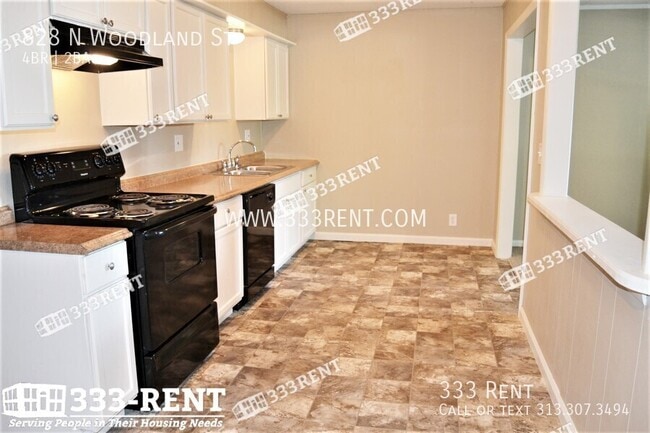 828 N Woodland St in Olathe, KS - Building Photo - Building Photo