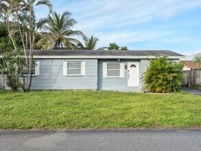 5731 SW 54th Terrace in Davie, FL - Building Photo - Building Photo