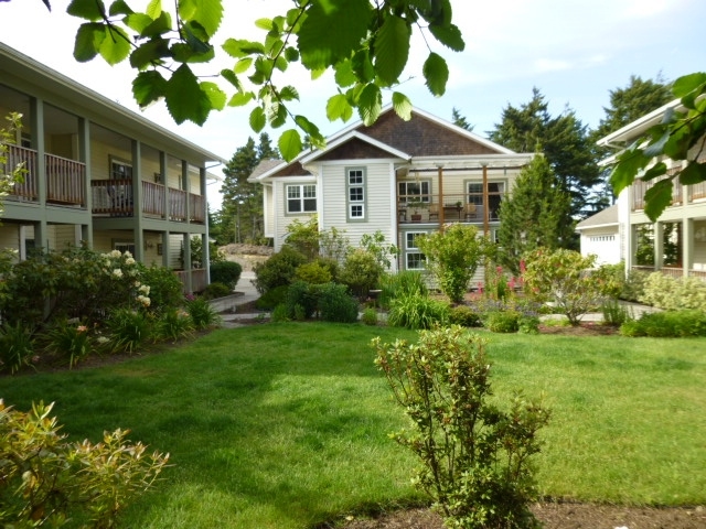 Whistle Ridge Apartments in Florence, OR - Building Photo