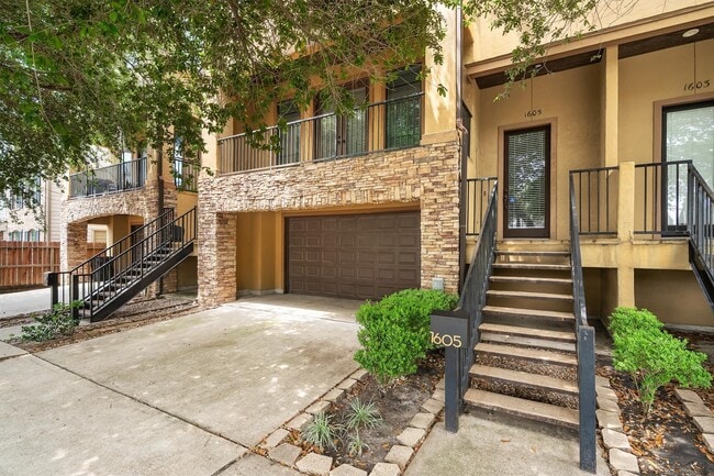 1605 W 14th St
