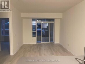 3260 Sheppard Ave E in Toronto, ON - Building Photo - Building Photo