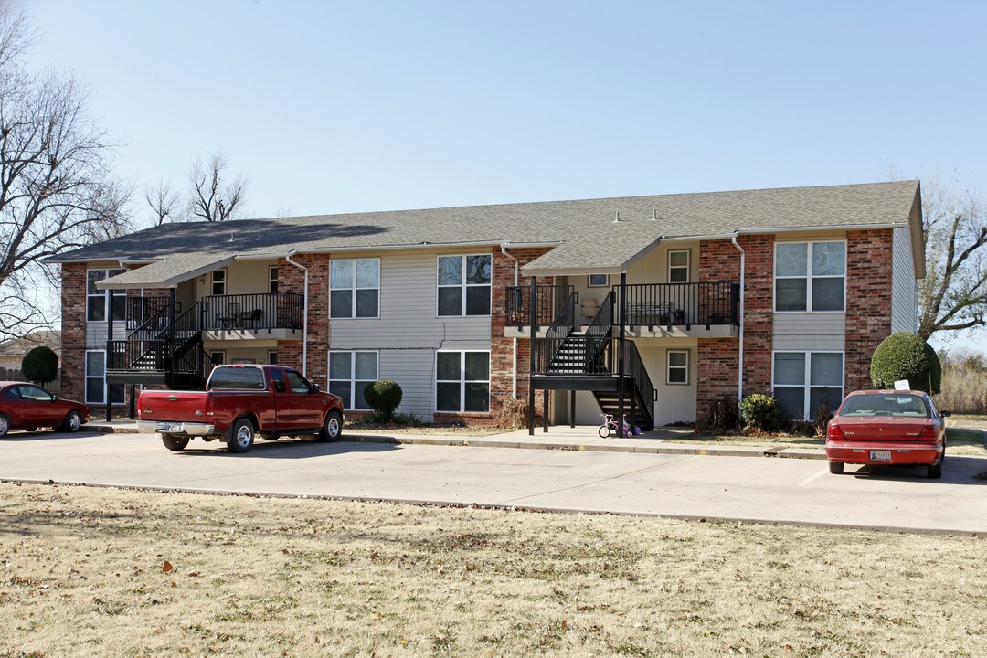 Lexington Terrace in Lexington, OK - Building Photo