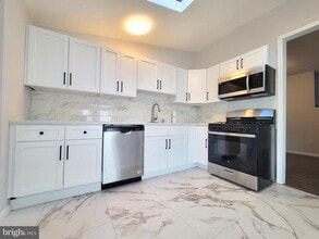 605 W 3rd St in Florence, NJ - Building Photo - Building Photo