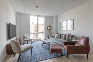 300 Marshall Dr in Hoboken, NJ - Building Photo