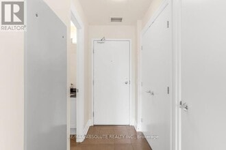 245 Kent St in Ottawa, ON - Building Photo - Building Photo