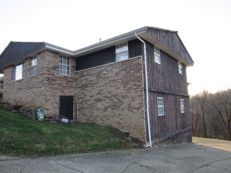 13 Circle Dr in Huntington, WV - Building Photo