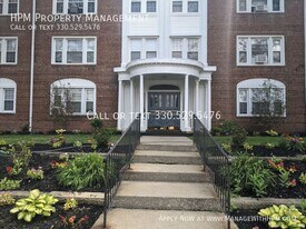 3363 Warrensville Center Rd in Shaker Heights, OH - Building Photo
