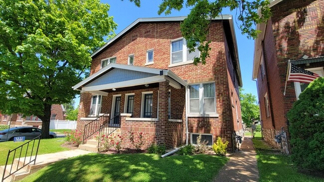5537 Holly Hills Ave, Unit 5537A in St. Louis, MO - Foto de edificio - Building Photo