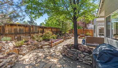 10345 Coyote Creek Dr in Reno, NV - Building Photo - Building Photo