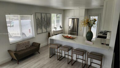 3447 SW 23rd St in Miami, FL - Building Photo - Building Photo