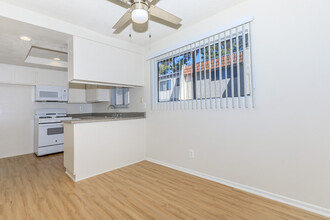 Brookside Park Apartments in Redlands, CA - Building Photo - Building Photo