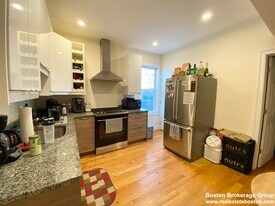 32 Edison Grn, Unit 3 in Boston, MA - Building Photo