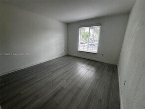 4900 NW 79th Ave, Unit 202 in Doral, FL - Building Photo - Building Photo