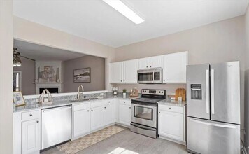 610 Canyon Lake Cir in Morrisville, NC - Building Photo - Building Photo