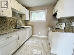 6322 Thornberry Crescent in Windsor, ON - Building Photo - Building Photo