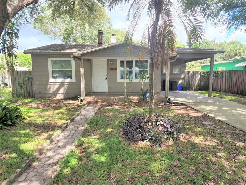 5417 16th Ave S in Gulfport, FL - Building Photo