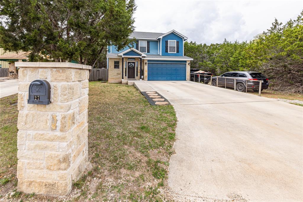 27 Pleasant Valley Rd in Wimberley, TX - Building Photo