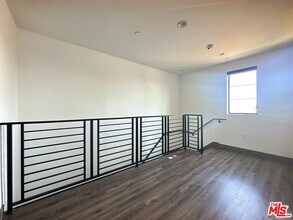 552 N Hobart Blvd in Los Angeles, CA - Building Photo - Building Photo