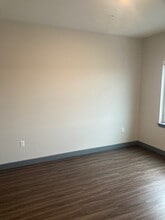 University Square South in Salem, MA - Foto de edificio - Building Photo