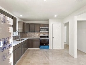 5109 Roxie St in Haltom City, TX - Building Photo - Building Photo