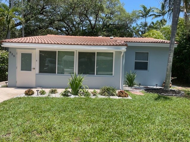 property at 939 SW 8th St