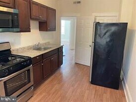 406 E Cold Spring Ln in Baltimore, MD - Building Photo