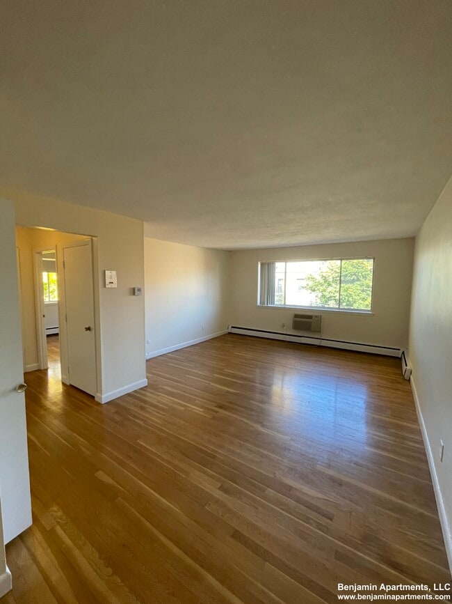 95 Gardner St, Unit 37 in Boston, MA - Building Photo - Building Photo