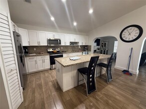 13770 SW 17th Terrace in Miami, FL - Building Photo - Building Photo
