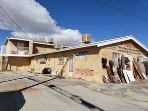 411 Dodge Rd in El Paso, TX - Building Photo - Building Photo