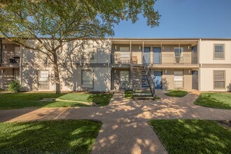 WATERDANCE in Arlington, TX - Building Photo - Building Photo