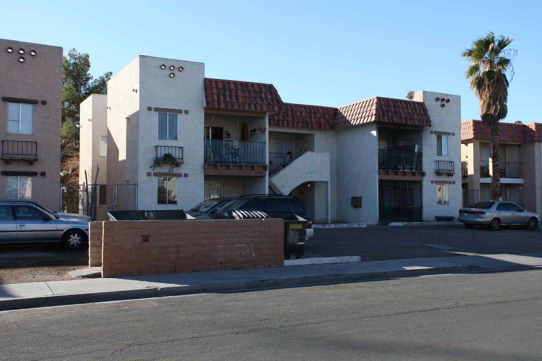 5267 Del Gado Dr in Las Vegas, NV - Building Photo