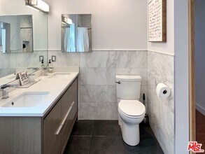 6840 Orion Ave in Los Angeles, CA - Building Photo - Building Photo
