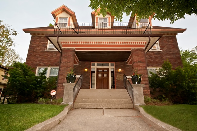 723 W South St, Unit #1 in Kalamazoo, MI - Building Photo - Building Photo