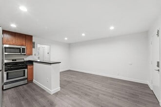 925 W 30th St in Los Angeles, CA - Building Photo - Building Photo