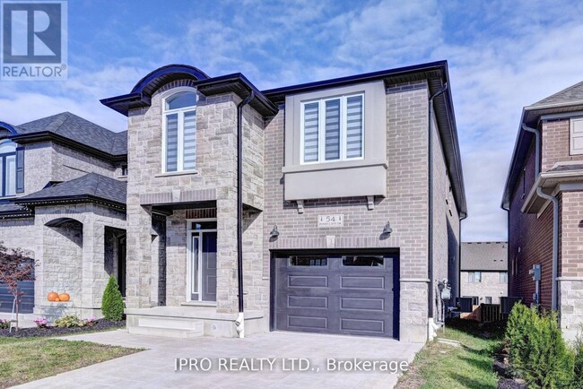 54 Pondcliffe Dr in Kitchener, ON - Building Photo - Building Photo