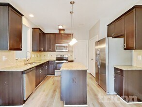 37 Pedley Pl in Cameron, NC - Foto de edificio - Building Photo