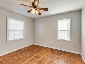 544 E Fairchild Dr in Midwest City, OK - Building Photo - Building Photo